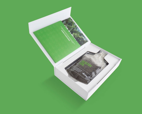 Influencer box, magnetic closure box, rigid box with magnetic closing lid, recycled cardboard packaging, black packaging boxes, box design, Sydney, Australia,