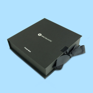 Custom made luxury branded product packaging, product folders, magnetic closure boxes, luxury gift boxes, real estate settlement boxes. Designed and built by Trusty Boxes, Sydney, Australia.