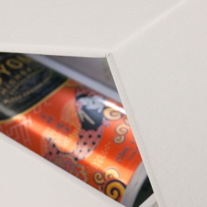 Custom made luxury branded product packaging, product folders, magnetic closure boxes, luxury gift boxes, real estate settlement boxes. Designed and built by Trusty Boxes, Sydney, Australia.