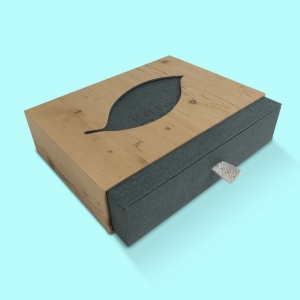 Bespoke luxury branded promotional presentation boxes, magnetic boxes, document covers & metal edge boxes. Designed and built by Trusty Boxes, Sydney, Australia.